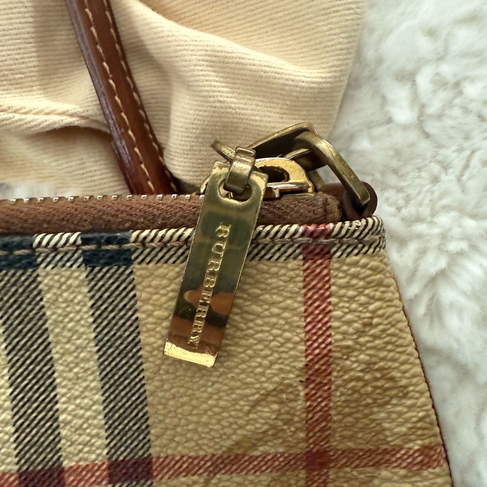 Used burberry mini bag - Picture 2 of 4